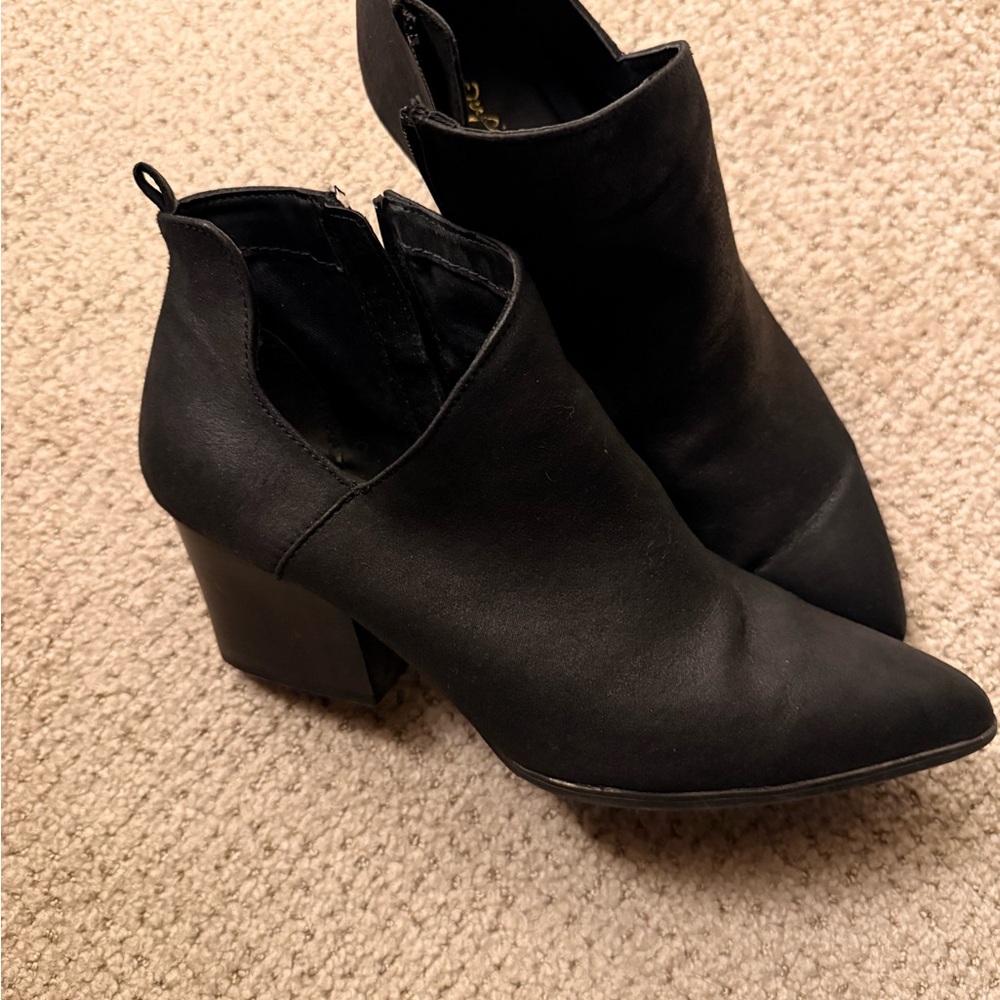 Elegant Black Ankle Boots